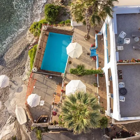 Exclusive Seaside Retreat With Shared Pool & Private Beach Access Palaiokastro  Exteriér fotografie