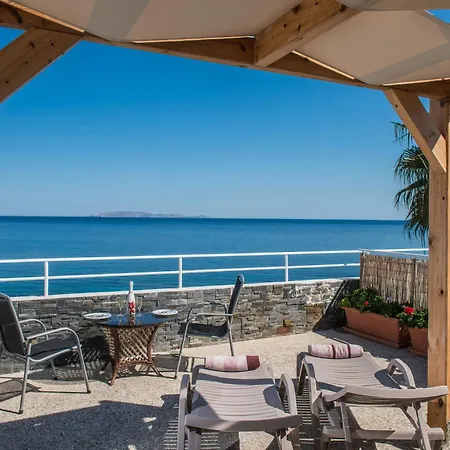 Exclusive Seaside Retreat With Shared Pool & Private Beach Access Palaiokastro  Exteriér fotografie