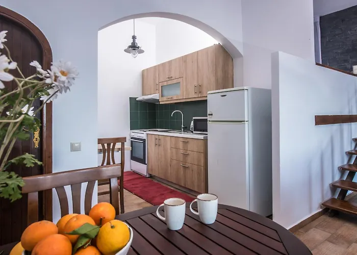 Exclusive Seaside Retreat With Shared Pool & Private Beach Access