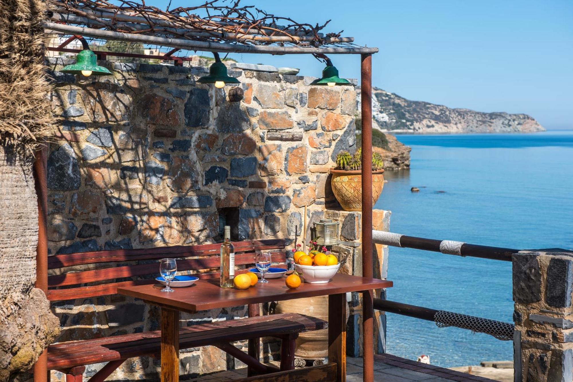Exclusive Seaside Retreat With Shared Pool & Private Access * Palaiokastro (Crete)