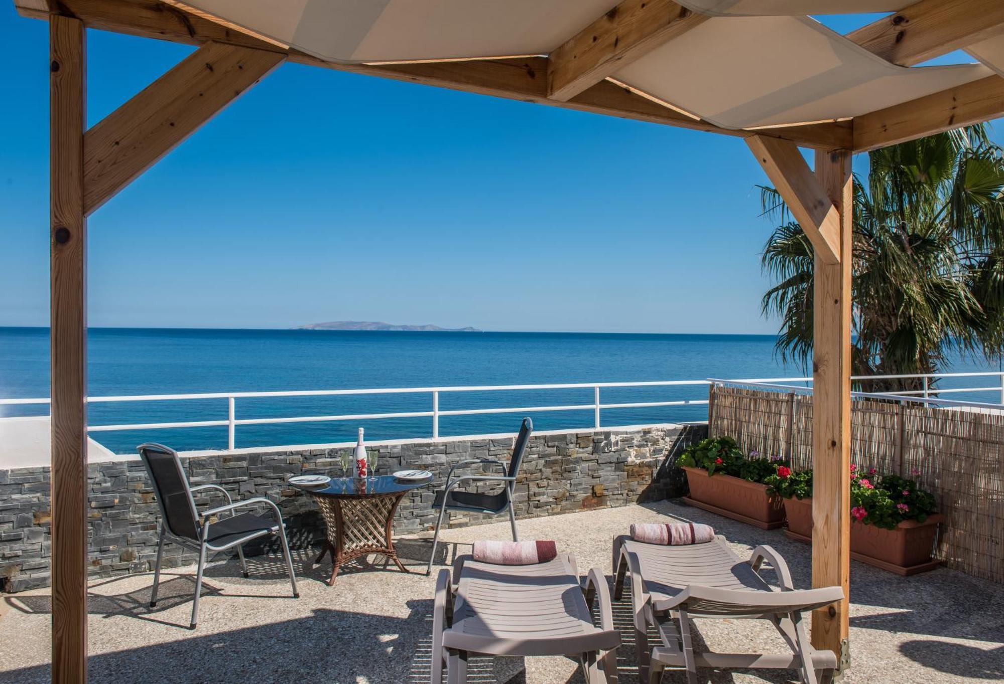 Apartment Exclusive Seaside Retreat With Shared Pool & Private Access Palaiokastro (Crete)
