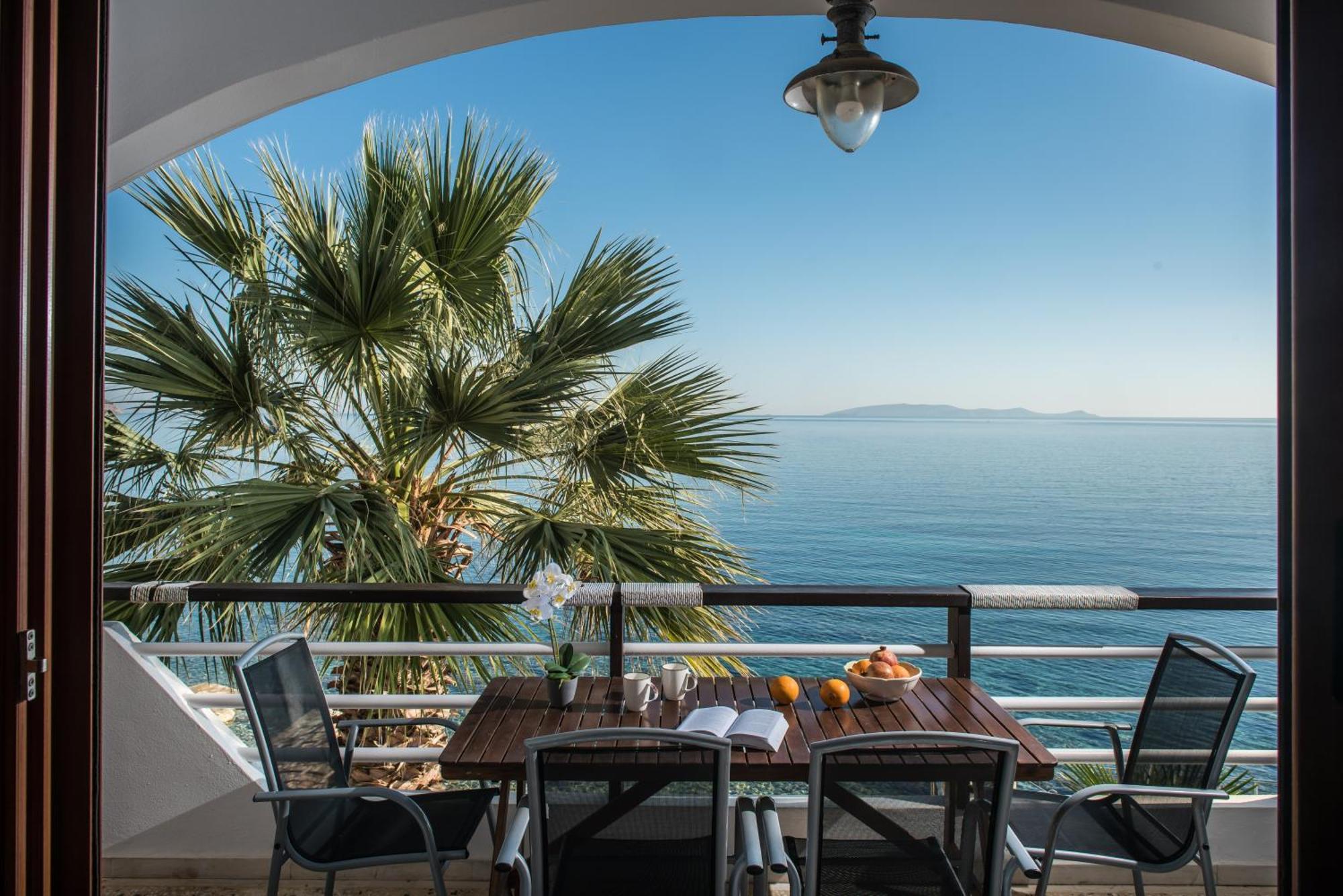 Exclusive Seaside Retreat With Shared Pool & Private Access * Palaiokastro (Crete)