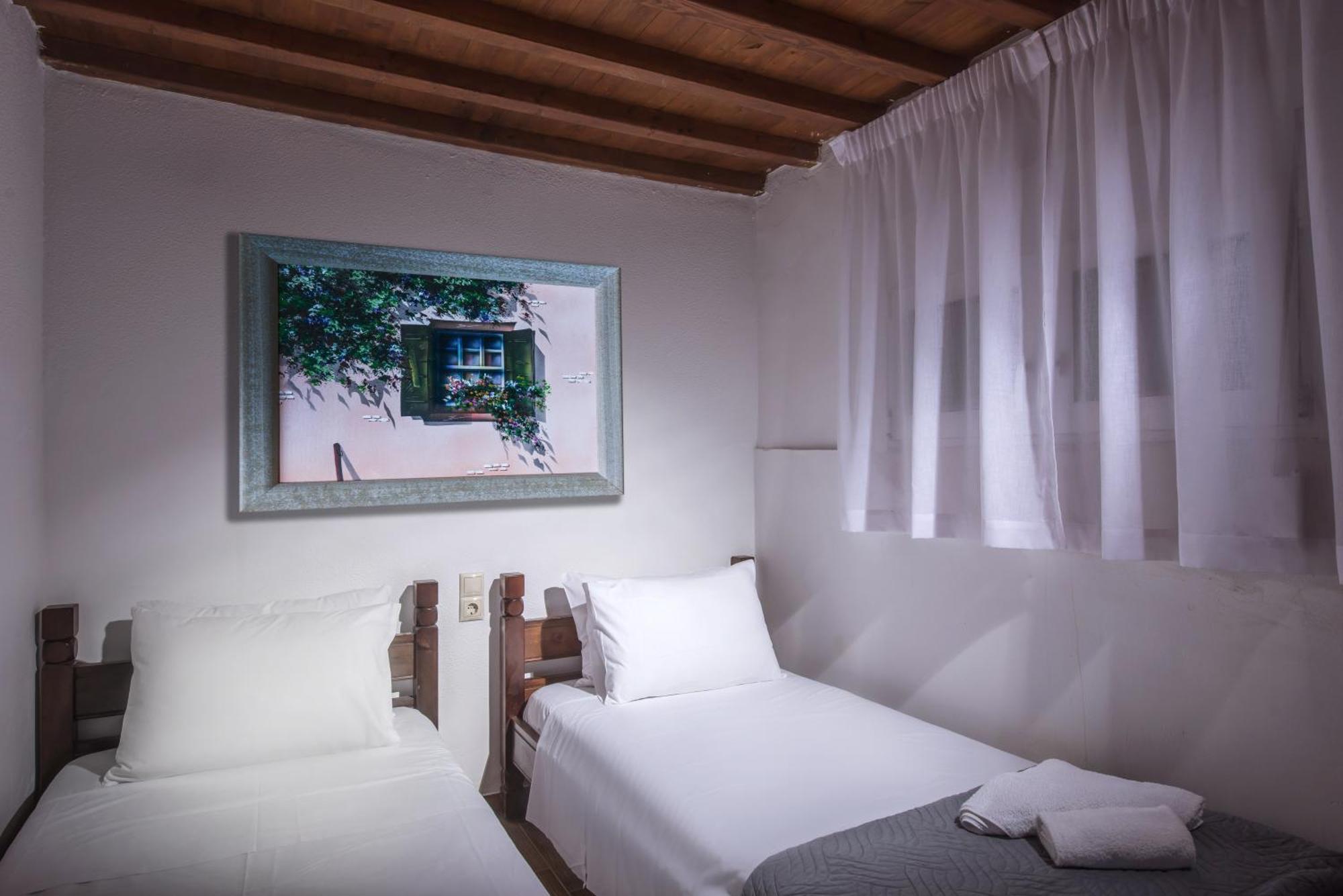 Exclusive Seaside Retreat With Shared Pool & Private Access Apartment