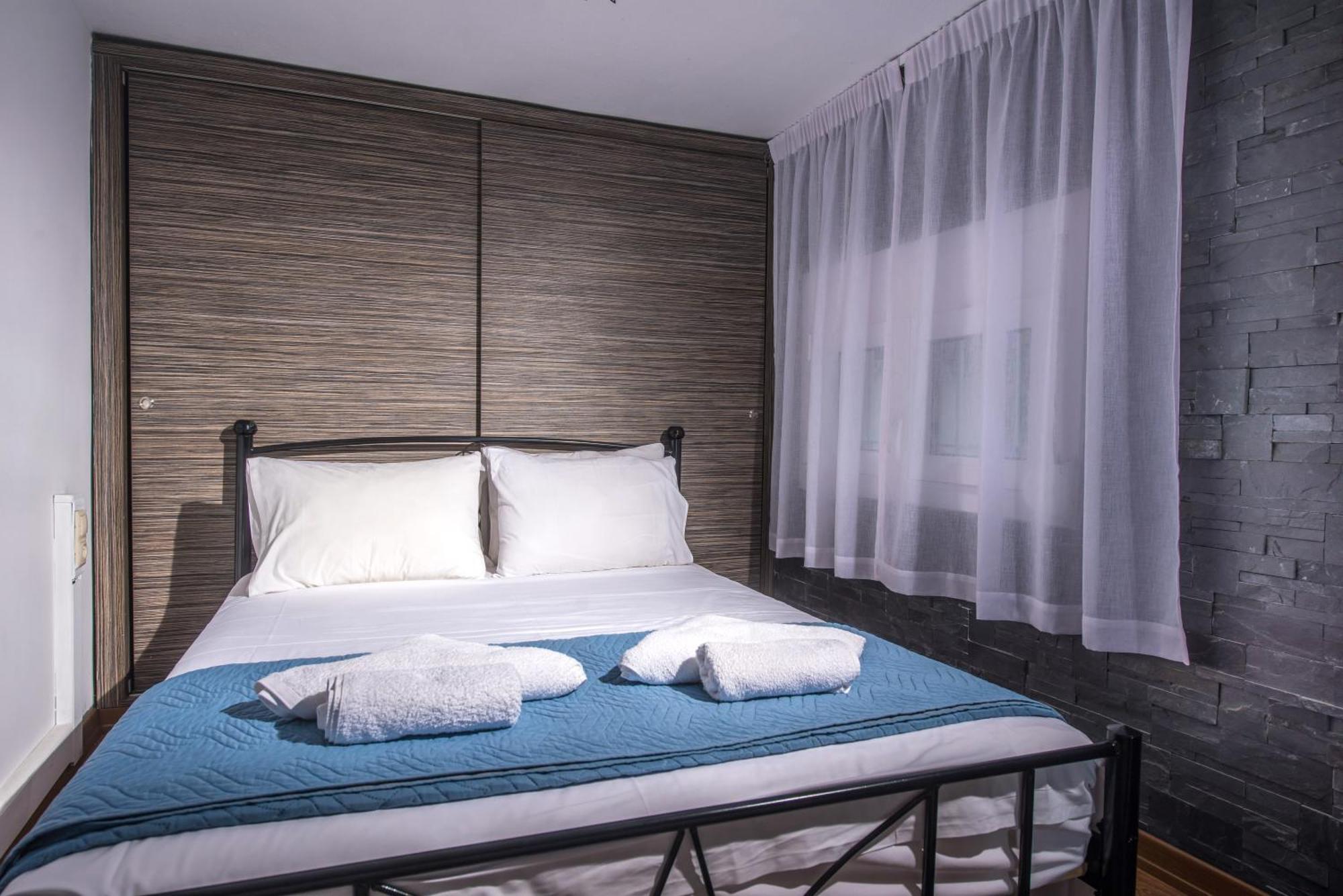Apartment Exclusive Seaside Retreat With Shared Pool & Private Access Palaiokastro (Crete)